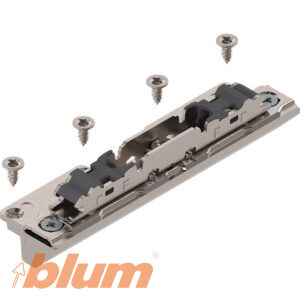 Sada čelných príchytov (front fixing brackets) Blum 20S4201A pre výklopné systémy AVENTOS HK top, HS a HL. Pre úzke hliníkové rámy. Oceľ, poniklovaná. Symetrická konštrukcia. Pripevnenie čela k ramenu mechanizmu systémom CLIP — bez náradia. Dĺžka 109,8 mm. Sada obsahuje pár (2 ks). Skrutky nie sú súčasťou balenia.
